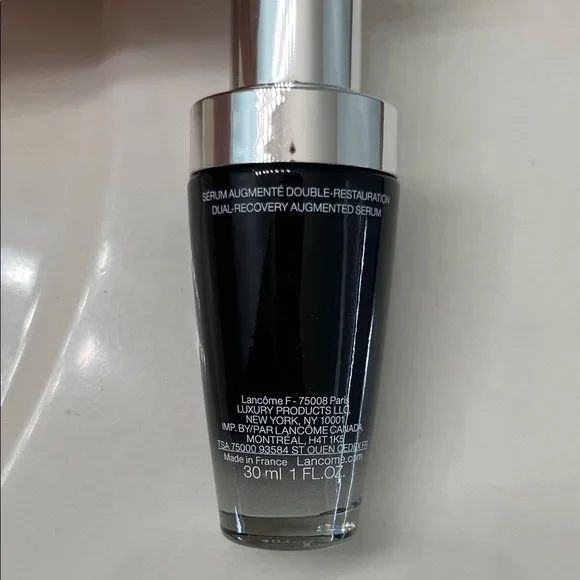 Lancome Génifique Ultimate Serum - Black and Silver Bottle - Picture 3 of 4